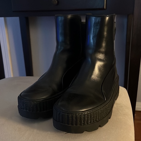 Puma Shoes - Puma Fenty Chelsea Boot size 7 in black